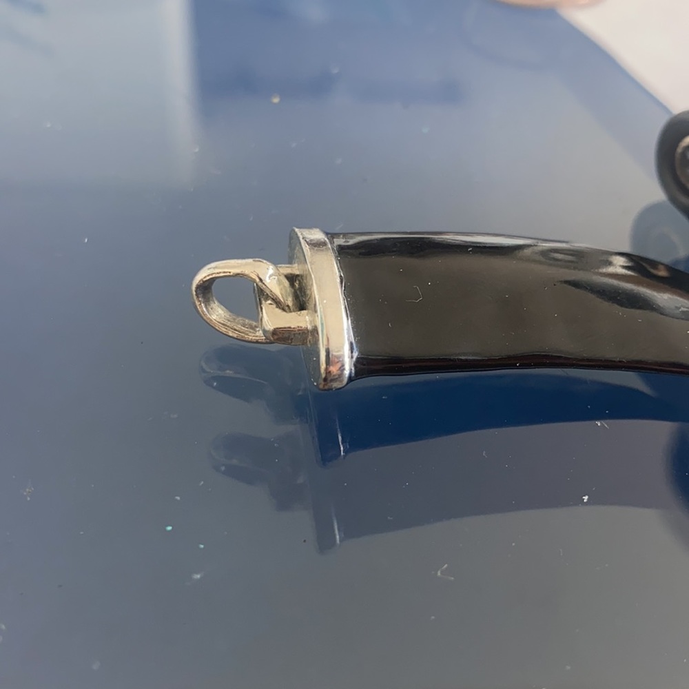 Lacquered Horn Charm - Picture 7 of 8